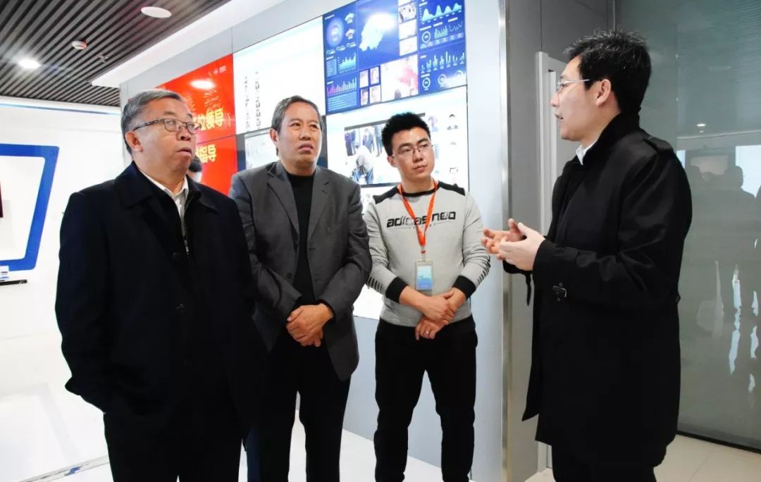 ��(j��)�����˴������S��(qi��ng)һ���W�R�оS���o(j��)�{(di��o)��ָ��(d��o)