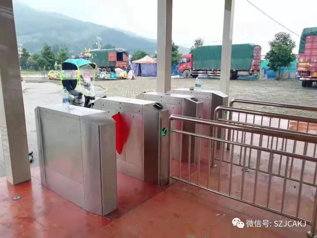 ���ݳɰ������� ����ͨ���l��܇���R�e����չʾ